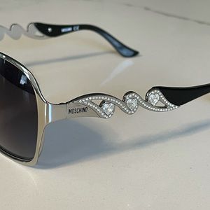 Moschino sunglasses